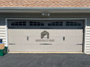 Read more about the article Your Go-To Choice for Garage Door Repair in Mesa, Arizona: Hidden Valley Doors